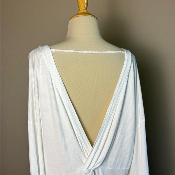 FREE PEOPLE Medium Ivory Shimmy Shake Top Deep V-Back Boho Oversized Casual - Picture 8 of 14